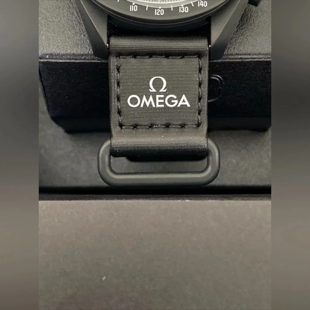 Omega X Swatch MISSION TO THE MOONPHASE MOONSWATCH SNOOPY WATCH Black